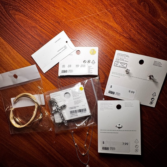 Miscellaneous Jewelry Bundle - Picture 8 of 11